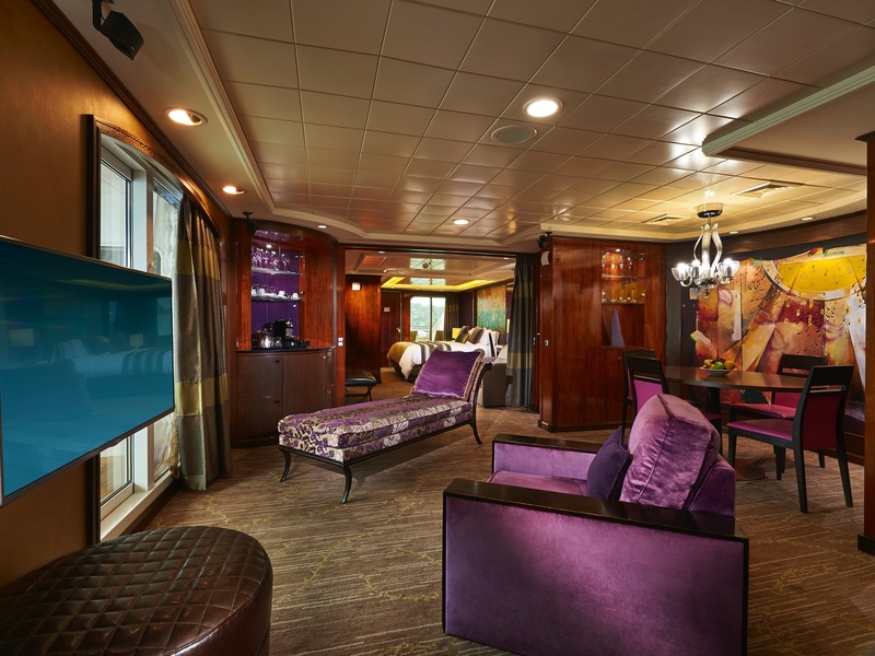 The Haven Deluxe Owner's Suite with Balcony